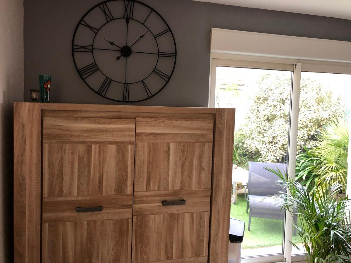 Agreable Maison De Ville ,Calme Avec Tous Les Commerces A 150M Cherbourg-en-Cotentin Luaran gambar